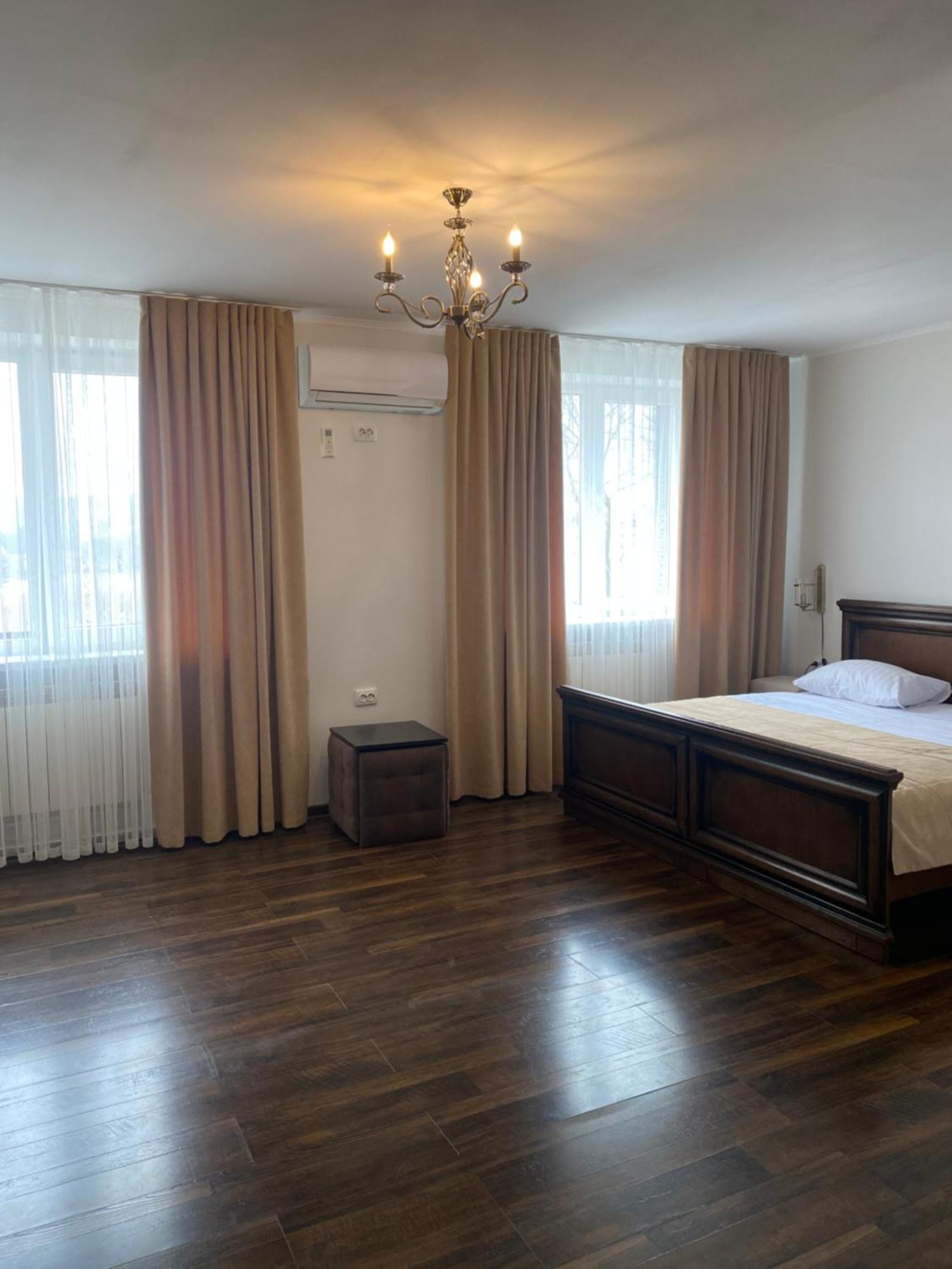 Edem Hotel Berezhany Luaran gambar