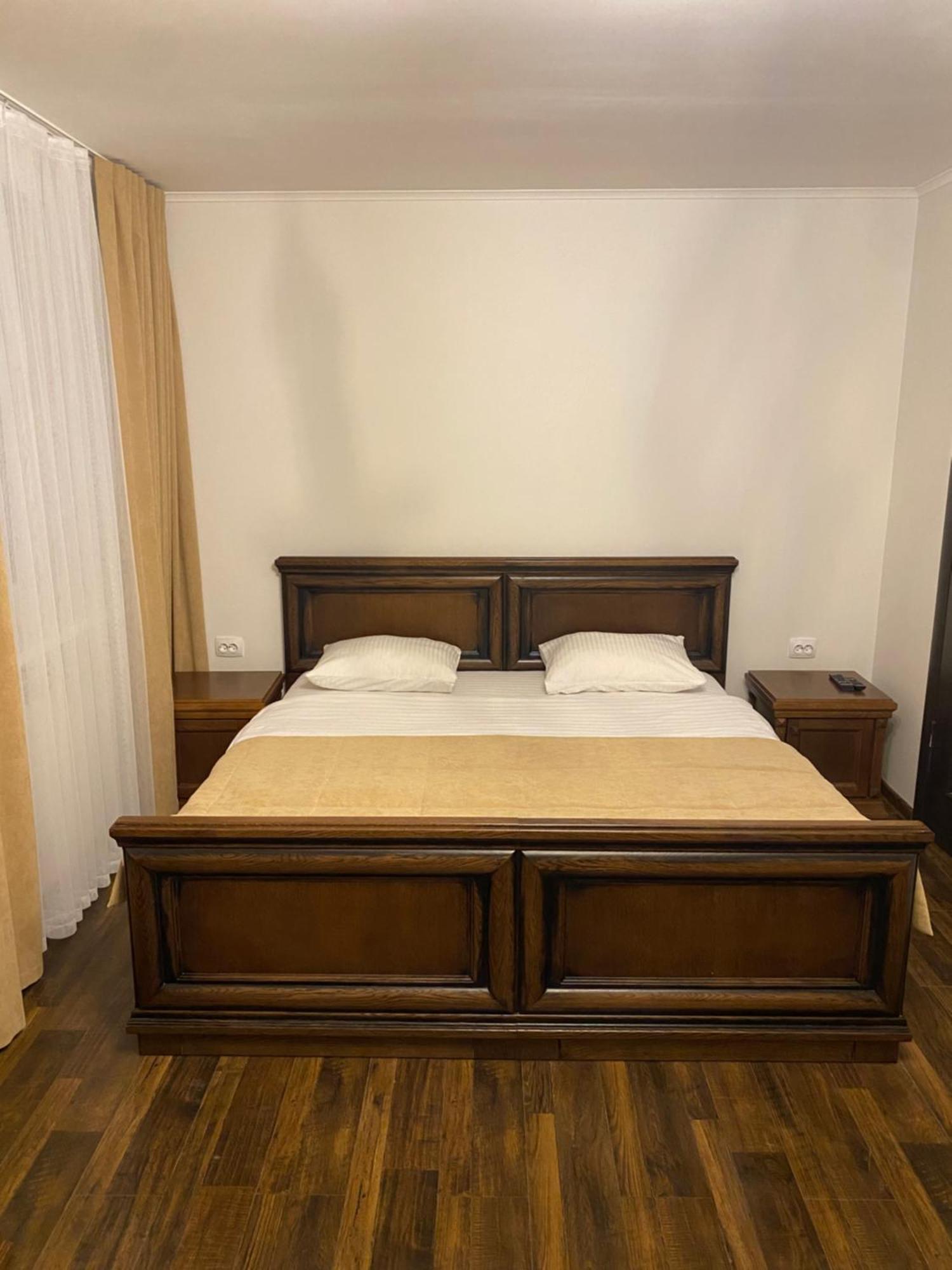 Edem Hotel Berezhany Luaran gambar