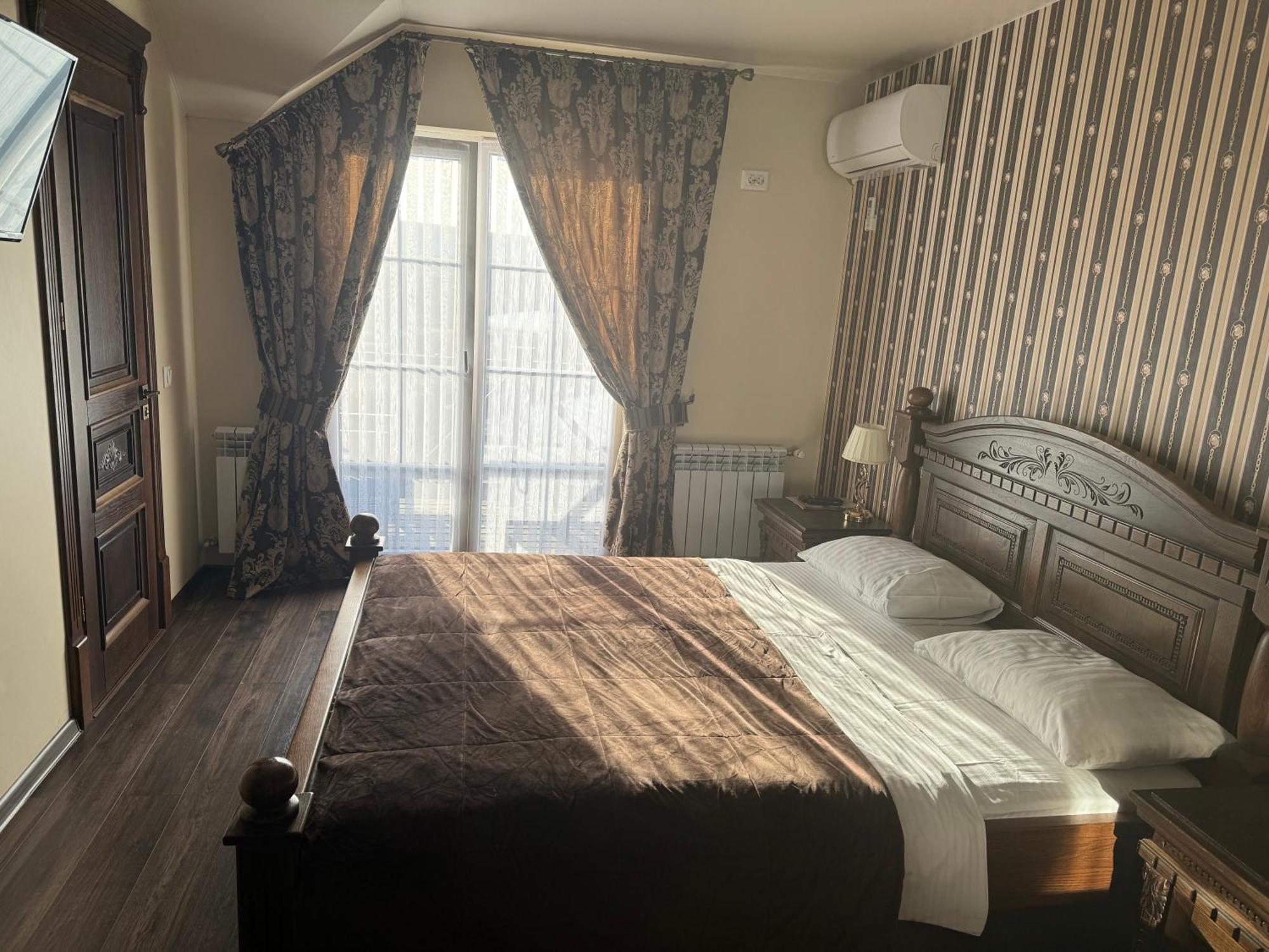 Edem Hotel Berezhany Luaran gambar