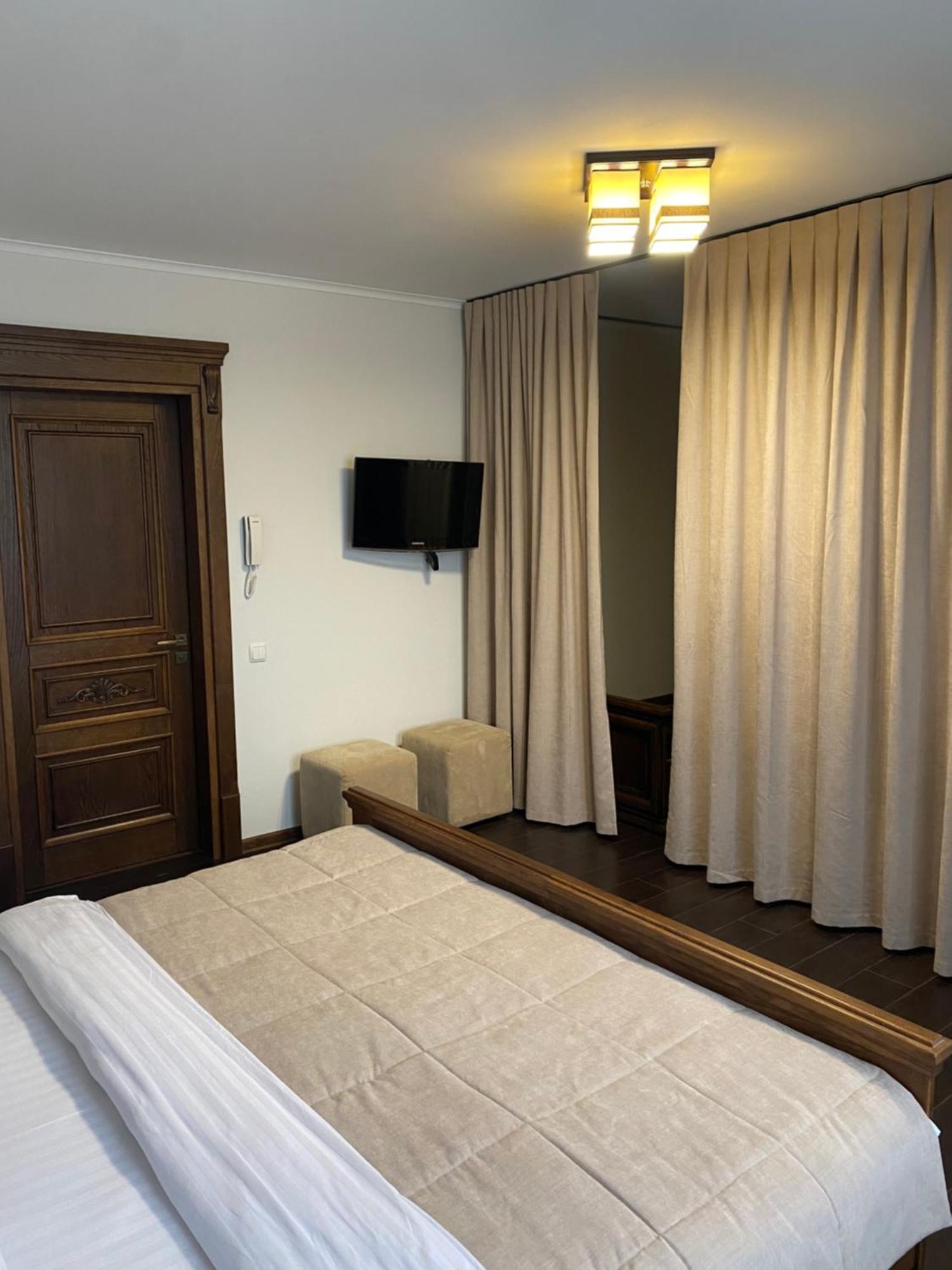 Edem Hotel Berezhany Luaran gambar