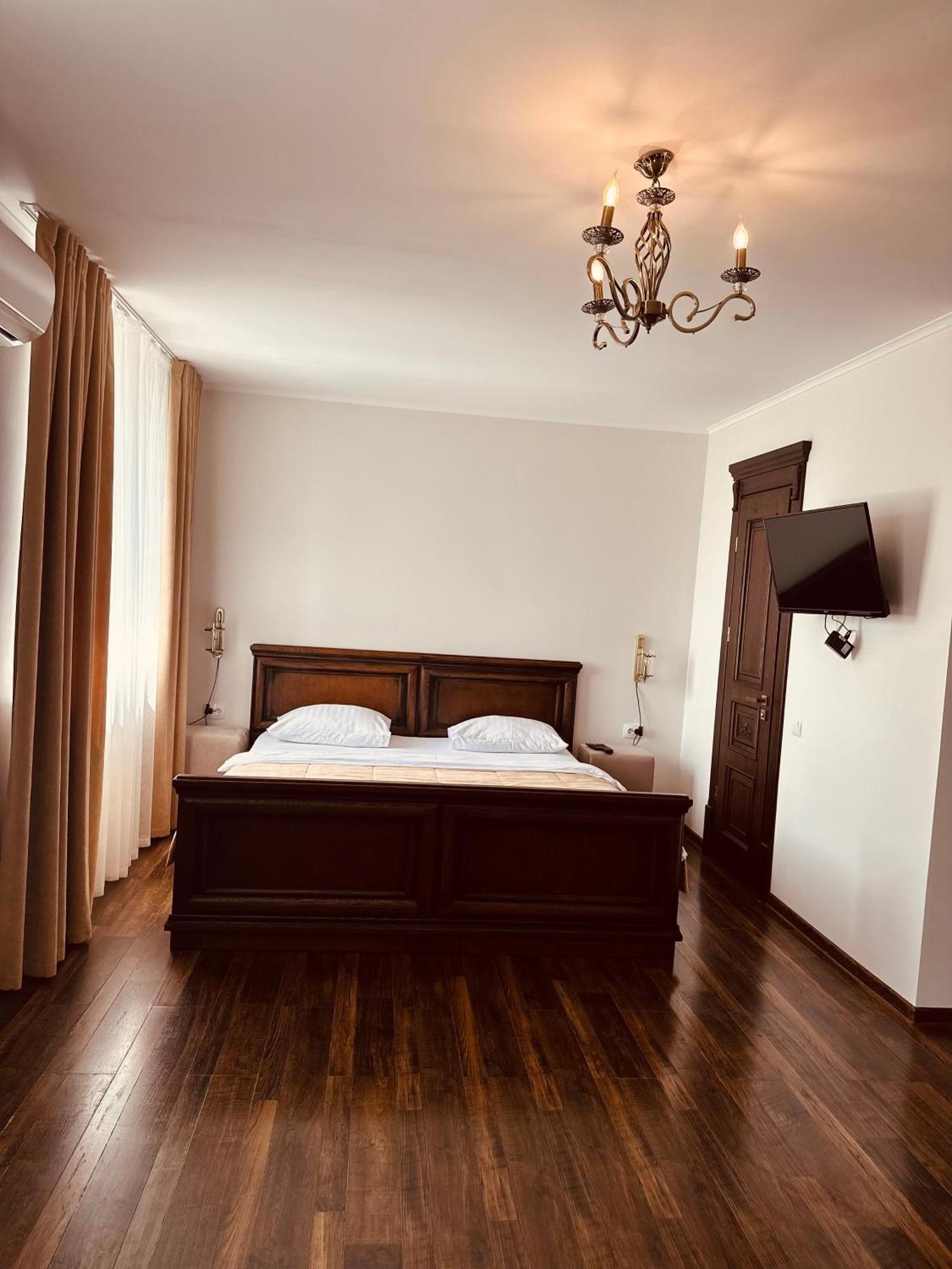 Edem Hotel Berezhany Luaran gambar