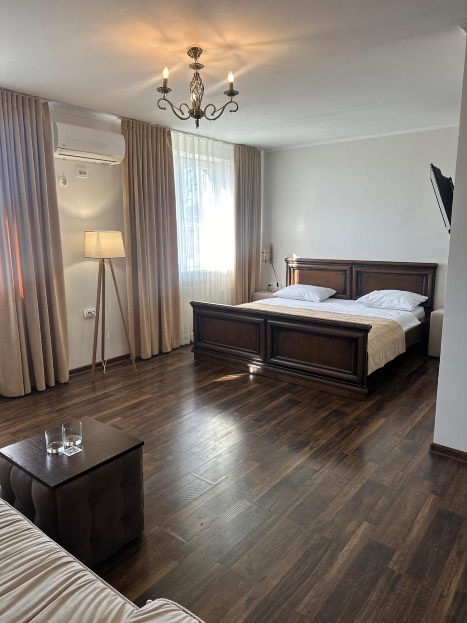 Edem Hotel Berezhany Luaran gambar